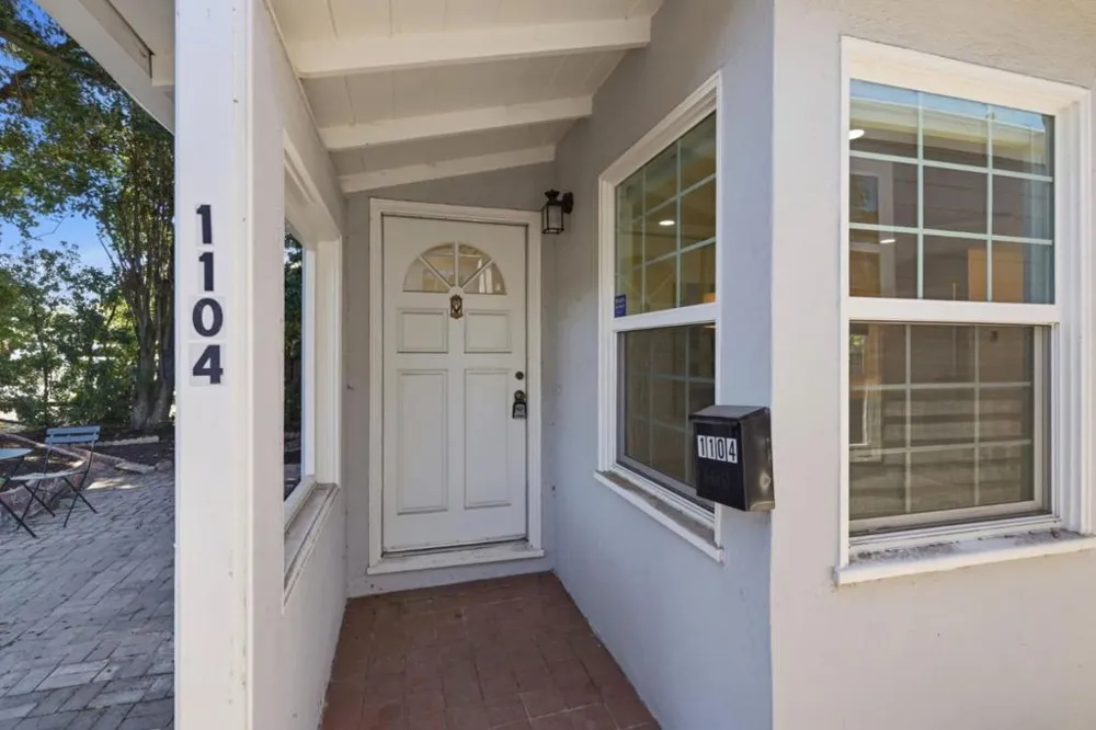 11021104 Palm Avenue Redwood City, CA 94061