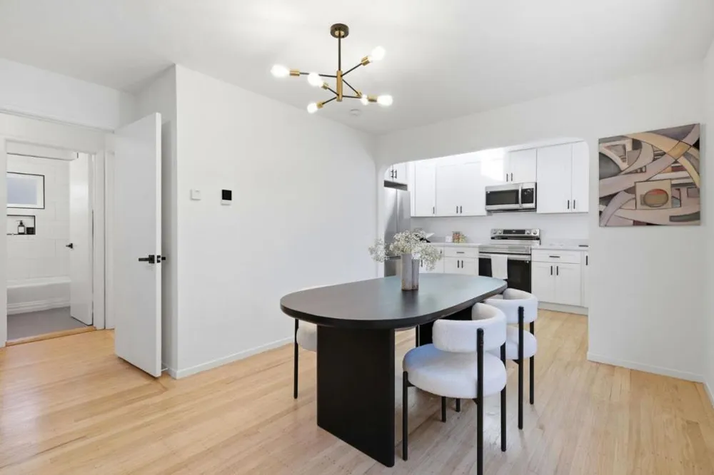 11021104 Palm Avenue Redwood City, CA 94061