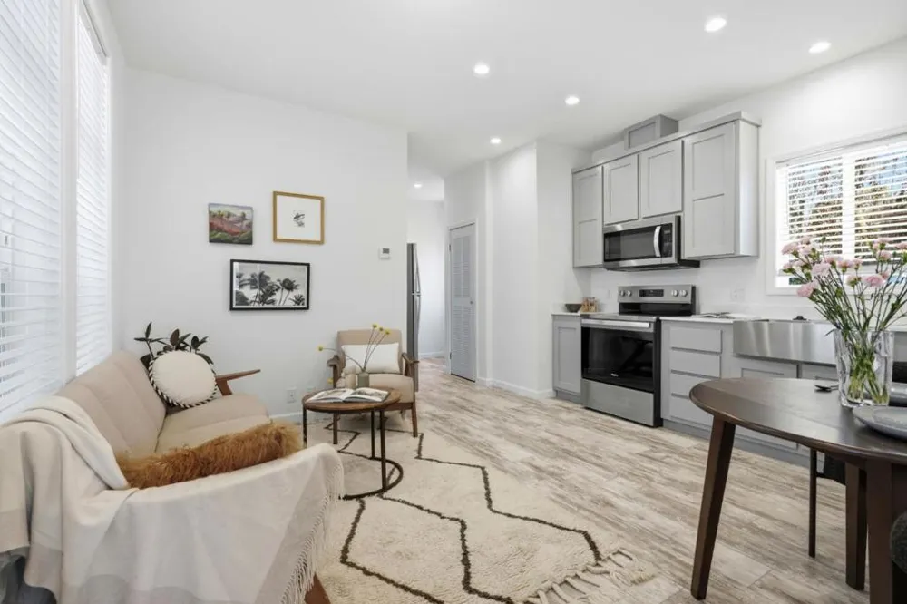 11021104 Palm Avenue Redwood City, CA 94061