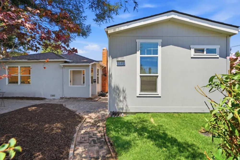 11021104 Palm Avenue Redwood City, CA 94061