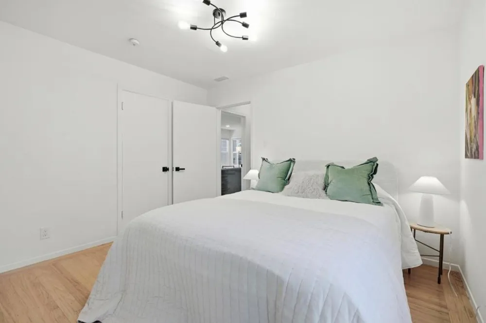 11021104 Palm Avenue Redwood City, CA 94061