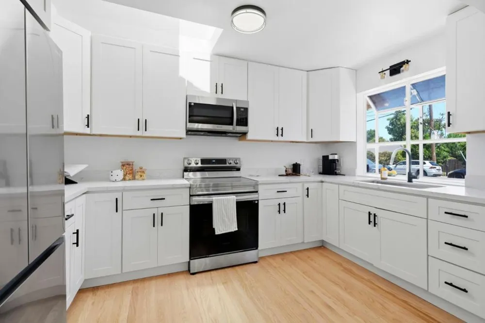 11021104 Palm Avenue Redwood City, CA 94061