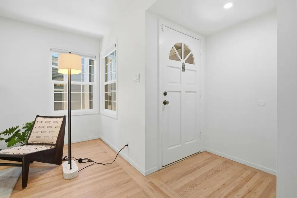 11021104 Palm Avenue Redwood City, CA 94061
