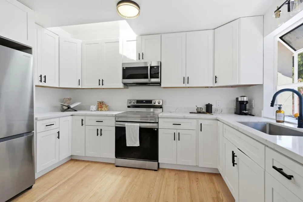 11021104 Palm Avenue Redwood City, CA 94061