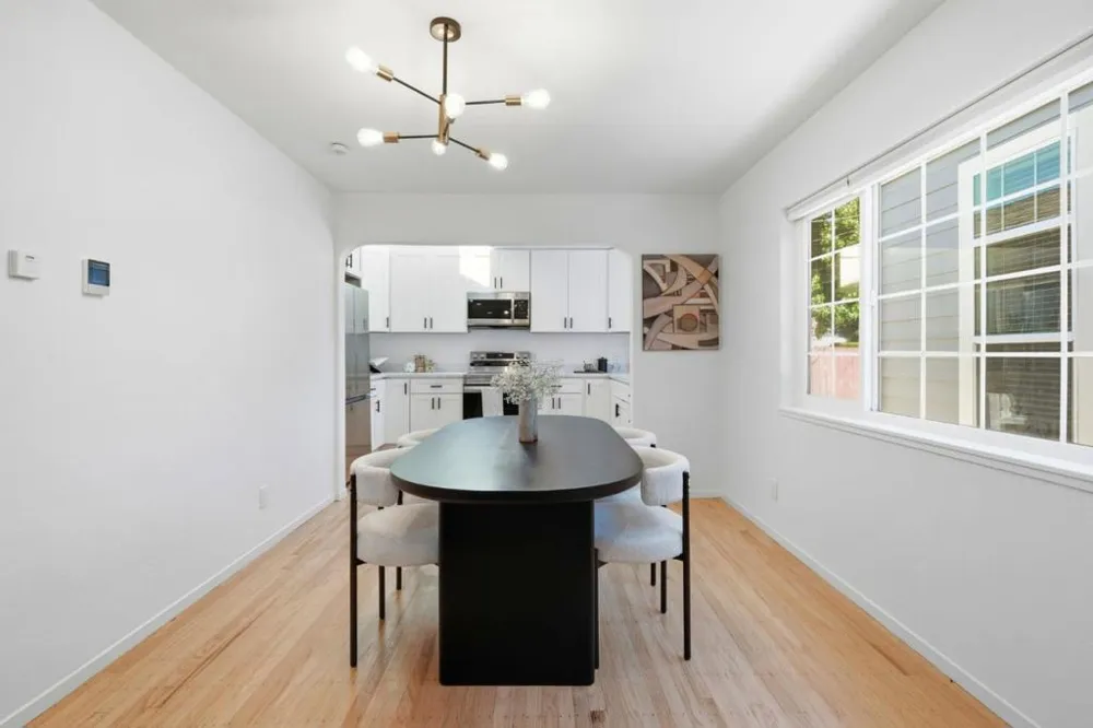 11021104 Palm Avenue Redwood City, CA 94061