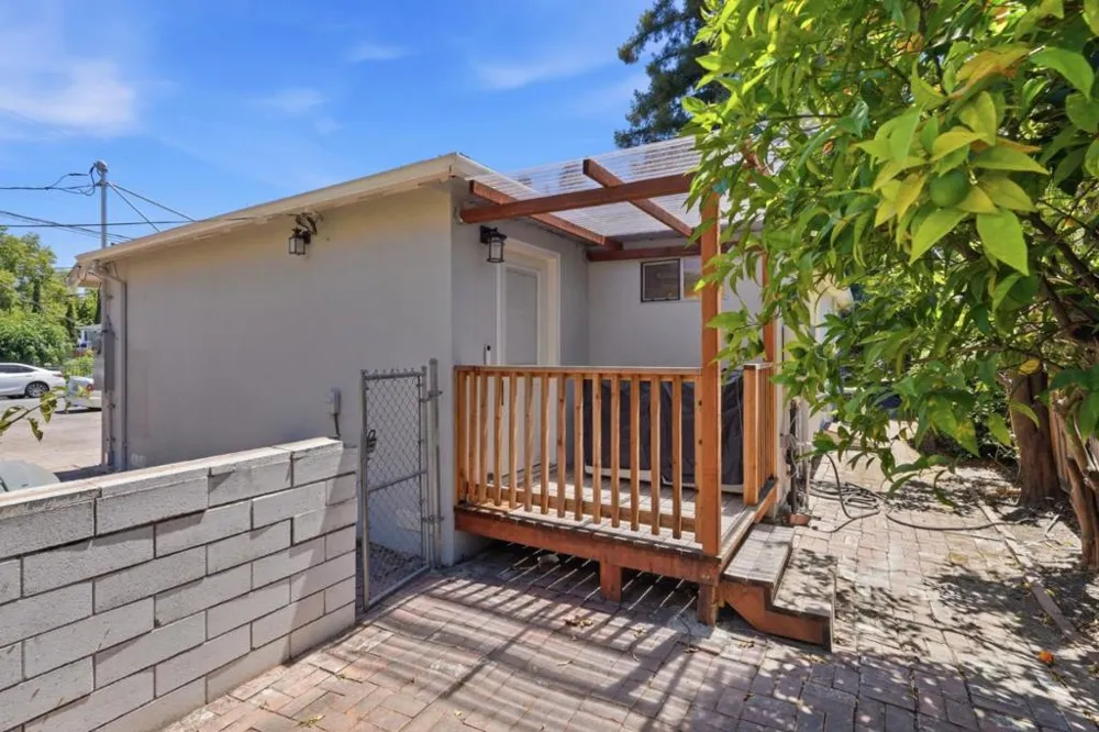 11021104 Palm Avenue Redwood City, CA 94061