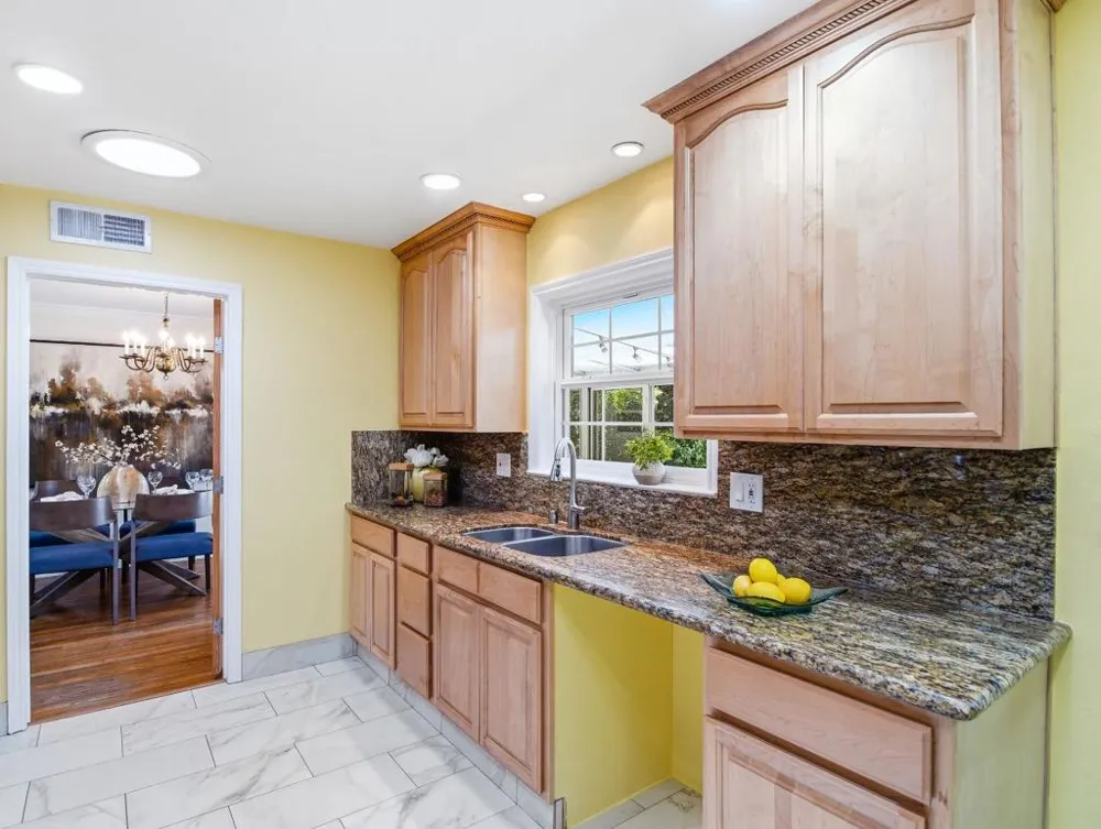 495 Arboleda Drive Los Altos, CA 94024