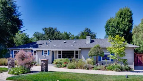 495 Arboleda Drive