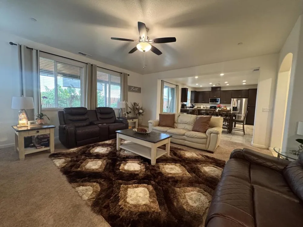 1952 Gus Villalta Drive Los Banos, CA 93635