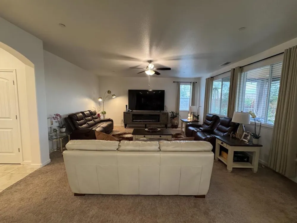1952 Gus Villalta Drive Los Banos, CA 93635