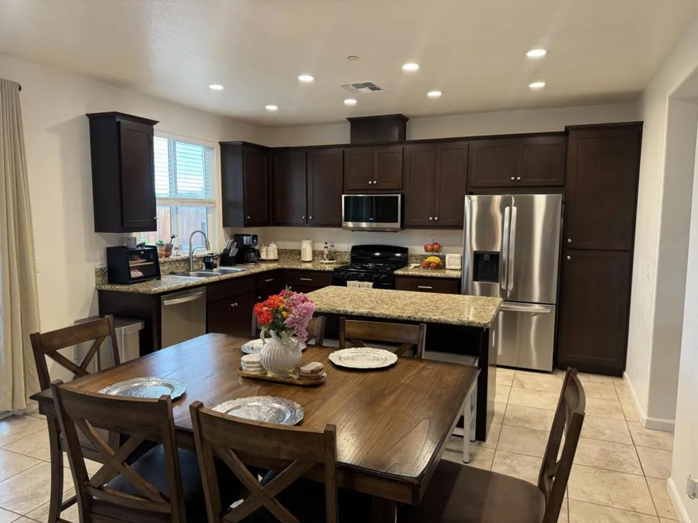 1952 Gus Villalta Drive Los Banos, CA 93635