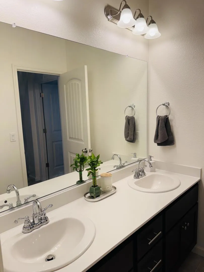 1952 Gus Villalta Drive Los Banos, CA 93635