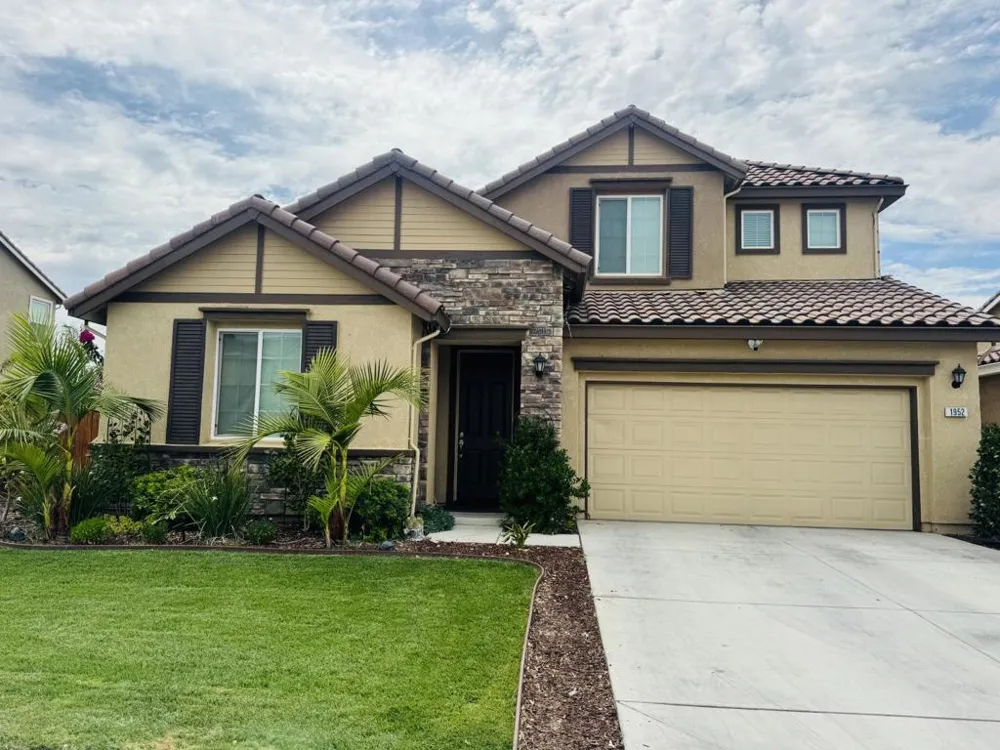 1952 Gus Villalta Drive Los Banos, CA 93635