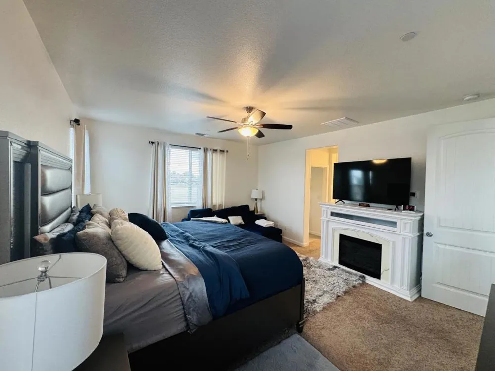 1952 Gus Villalta Drive Los Banos, CA 93635