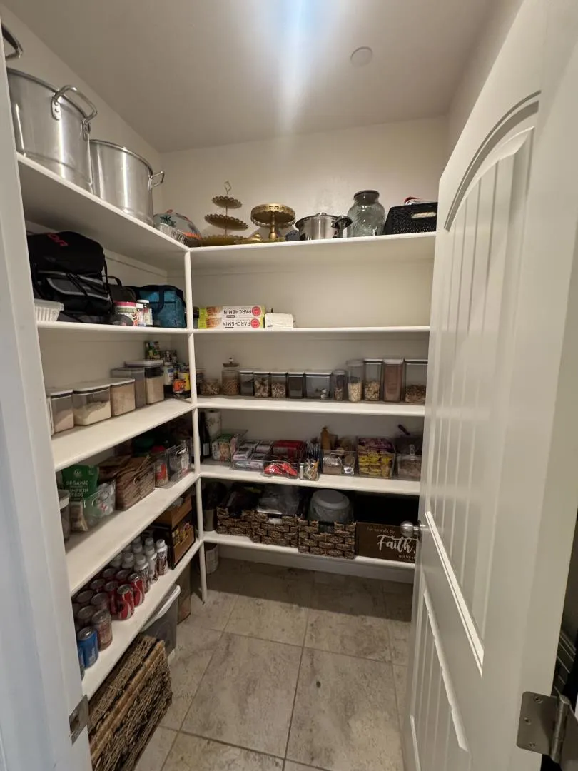 1952 Gus Villalta Drive Los Banos, CA 93635