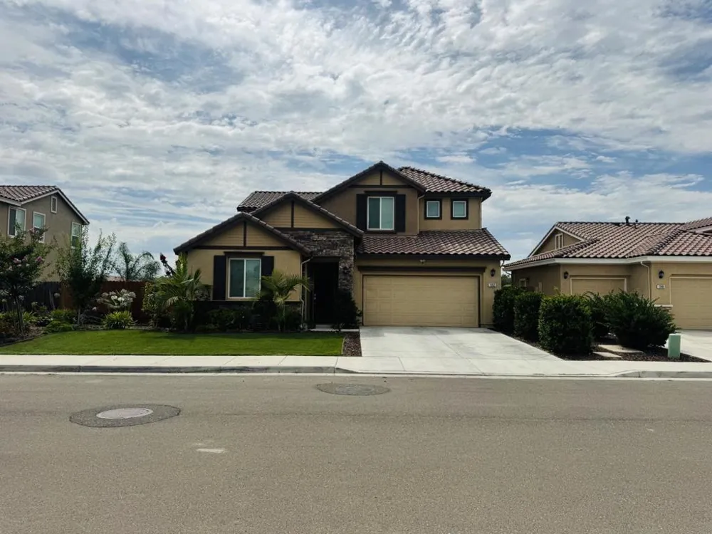 1952 Gus Villalta Drive Los Banos, CA 93635