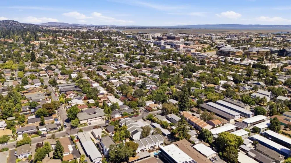 445 Oak Avenue Redwood City, CA 94061