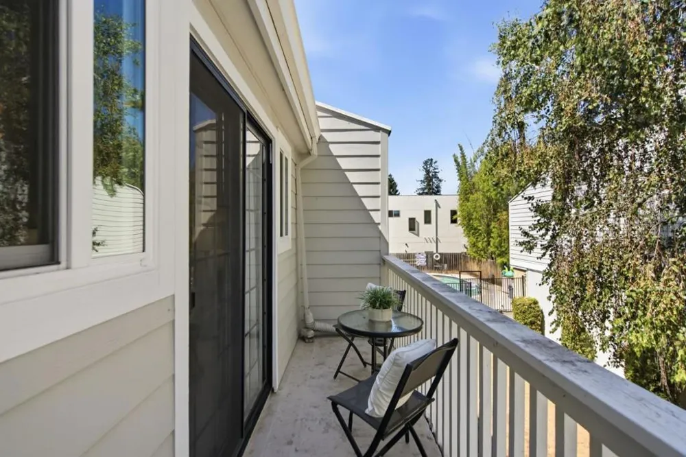 445 Oak Avenue Redwood City, CA 94061