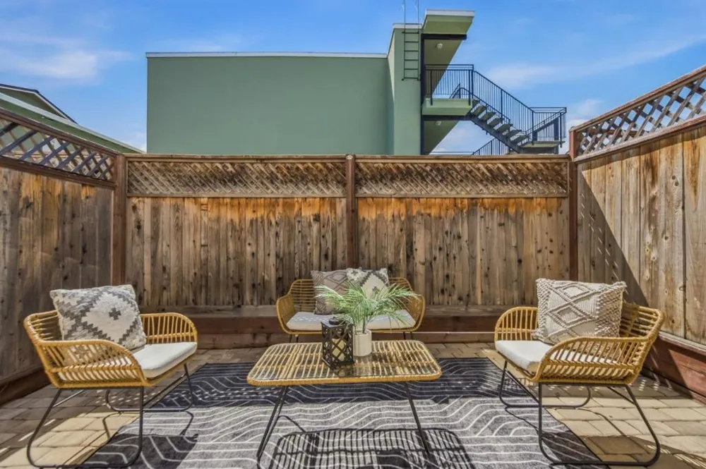 445 Oak Avenue Redwood City, CA 94061