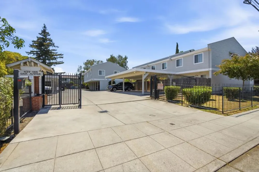 445 Oak Avenue Redwood City, CA 94061