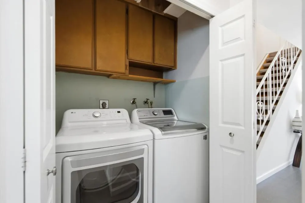445 Oak Avenue Redwood City, CA 94061