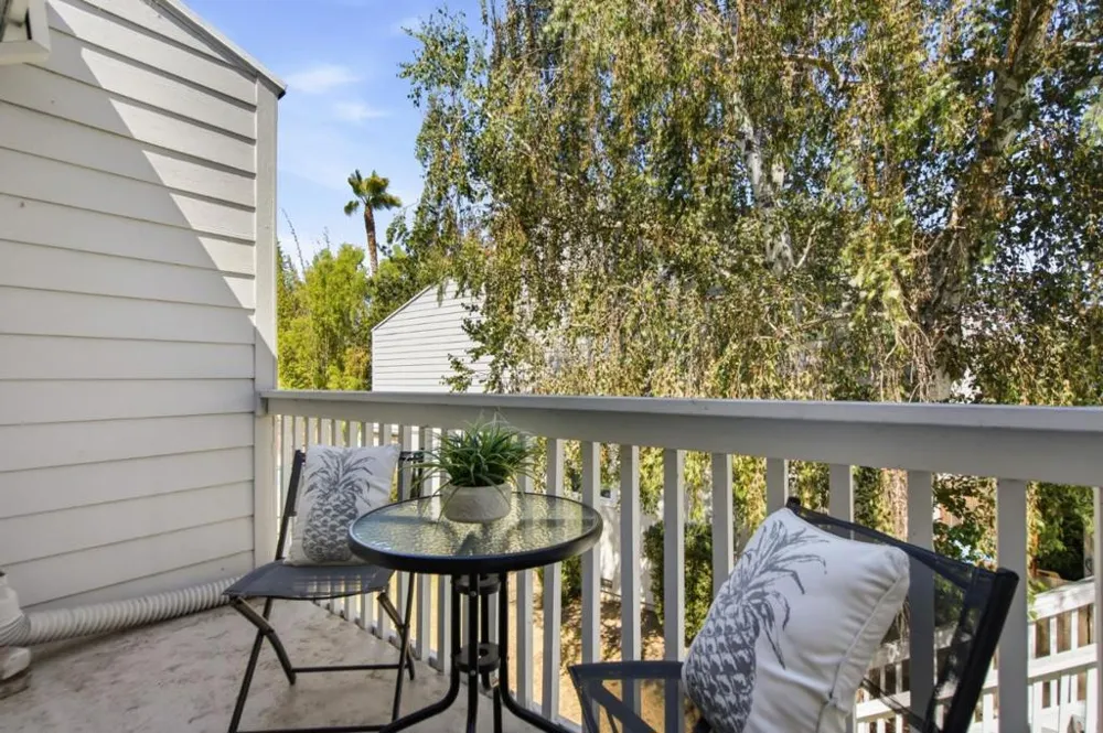 445 Oak Avenue Redwood City, CA 94061