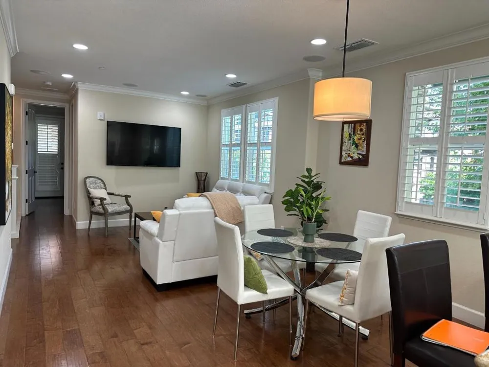 496 Rialto Place San Jose, CA 95128