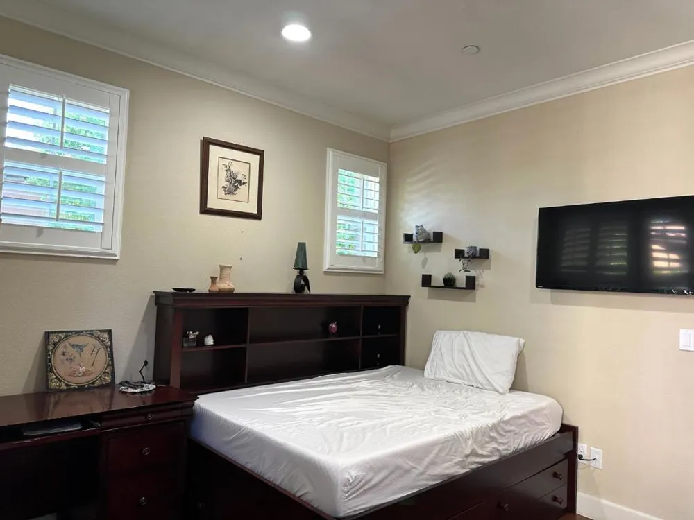 496 Rialto Place San Jose, CA 95128