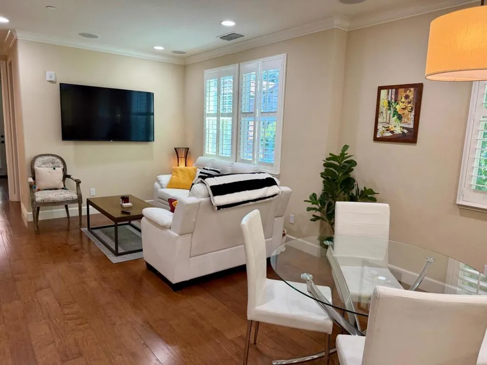 496 Rialto Place San Jose, CA 95128