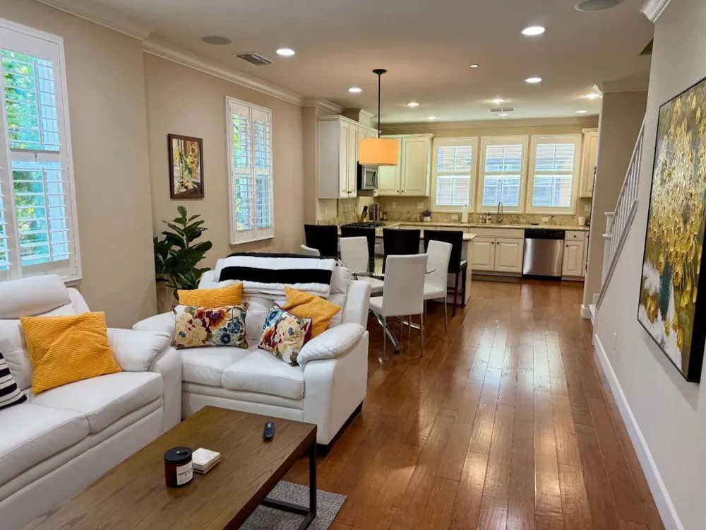 496 Rialto Place San Jose, CA 95128