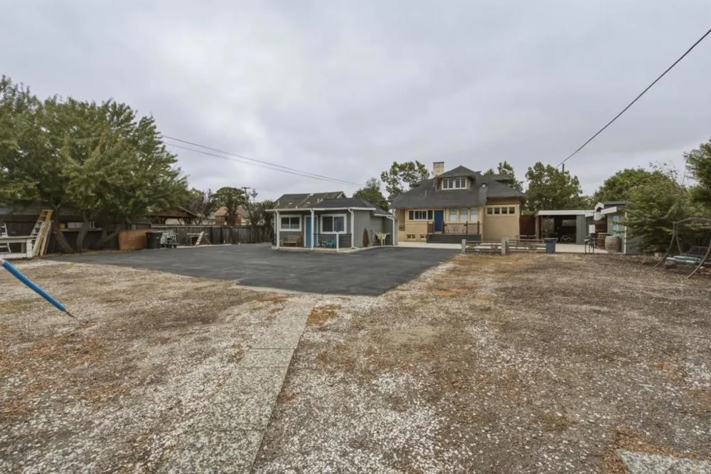 862 4th Street Hollister, CA 95023