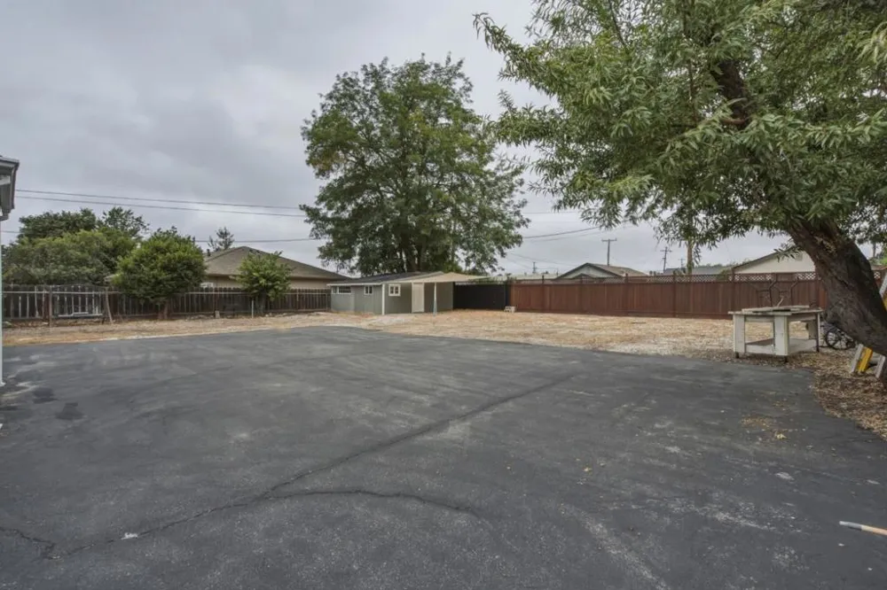 862 4th Street Hollister, CA 95023