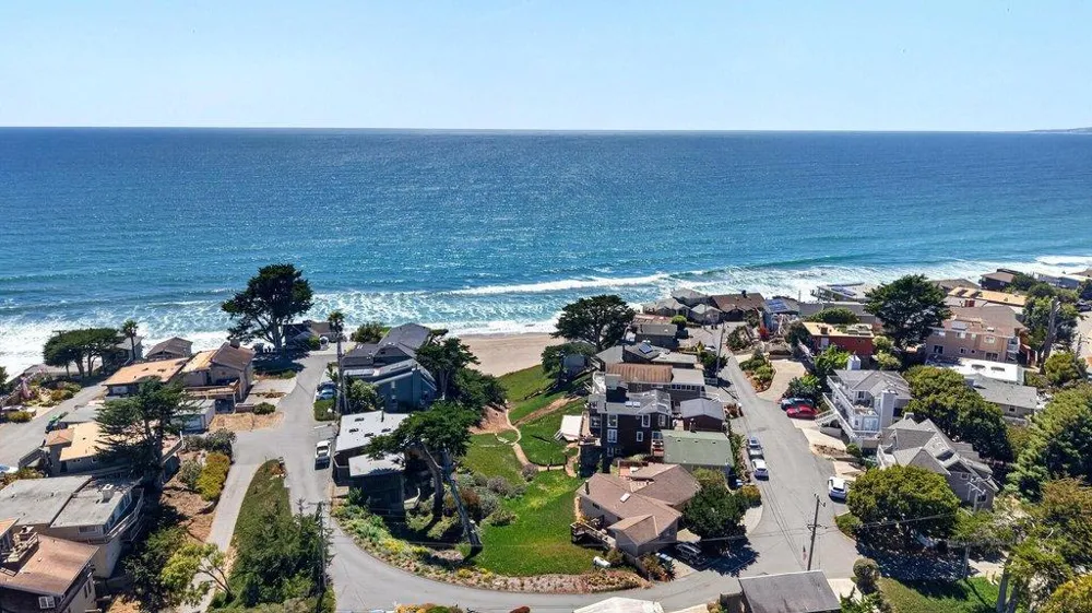 52 Sunset Drive Watsonville, CA 95076