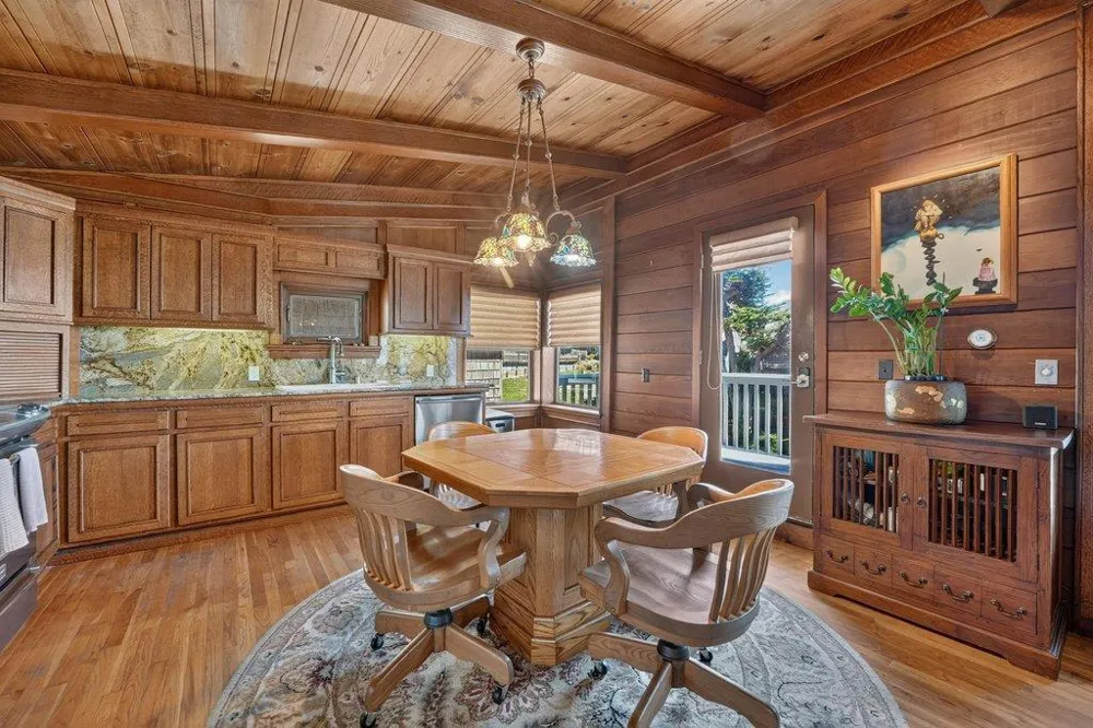 52 Sunset Drive Watsonville, CA 95076
