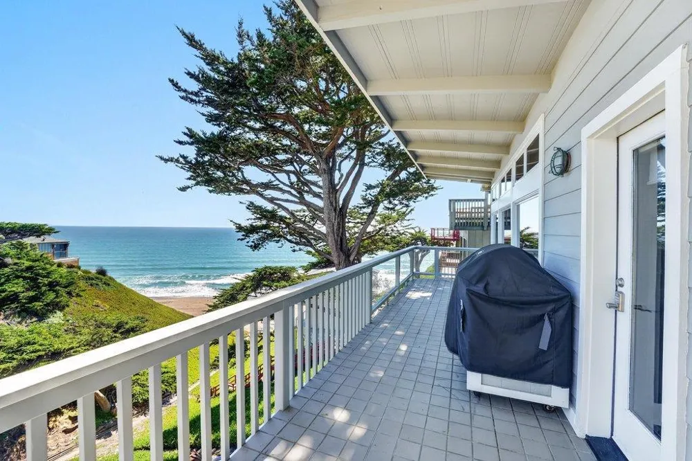 52 Sunset Drive Watsonville, CA 95076