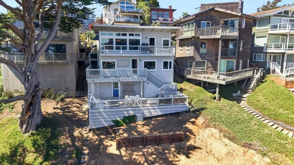 52 Sunset Drive Watsonville, CA 95076