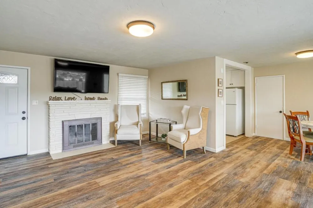 950 Portola Del Rey Oaks, CA 93940