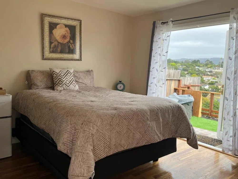 950 Portola Del Rey Oaks, CA 93940