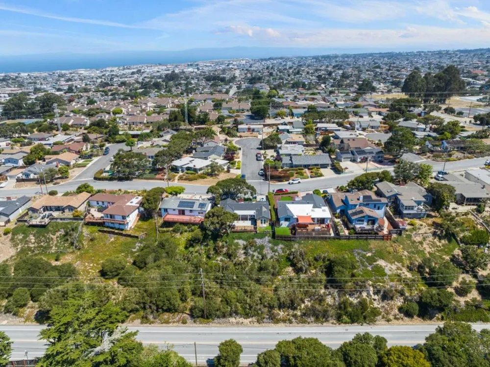 950 Portola Del Rey Oaks, CA 93940