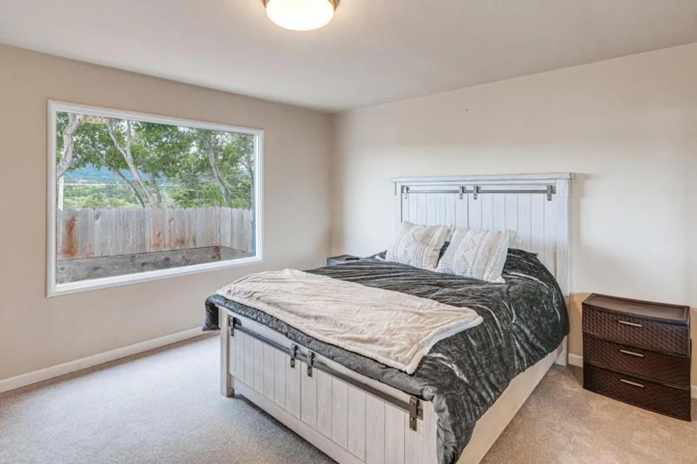 950 Portola Del Rey Oaks, CA 93940