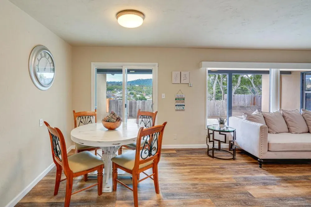 950 Portola Del Rey Oaks, CA 93940