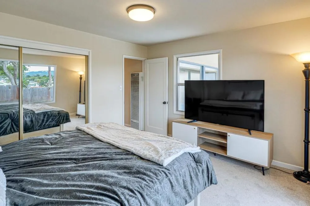 950 Portola Del Rey Oaks, CA 93940