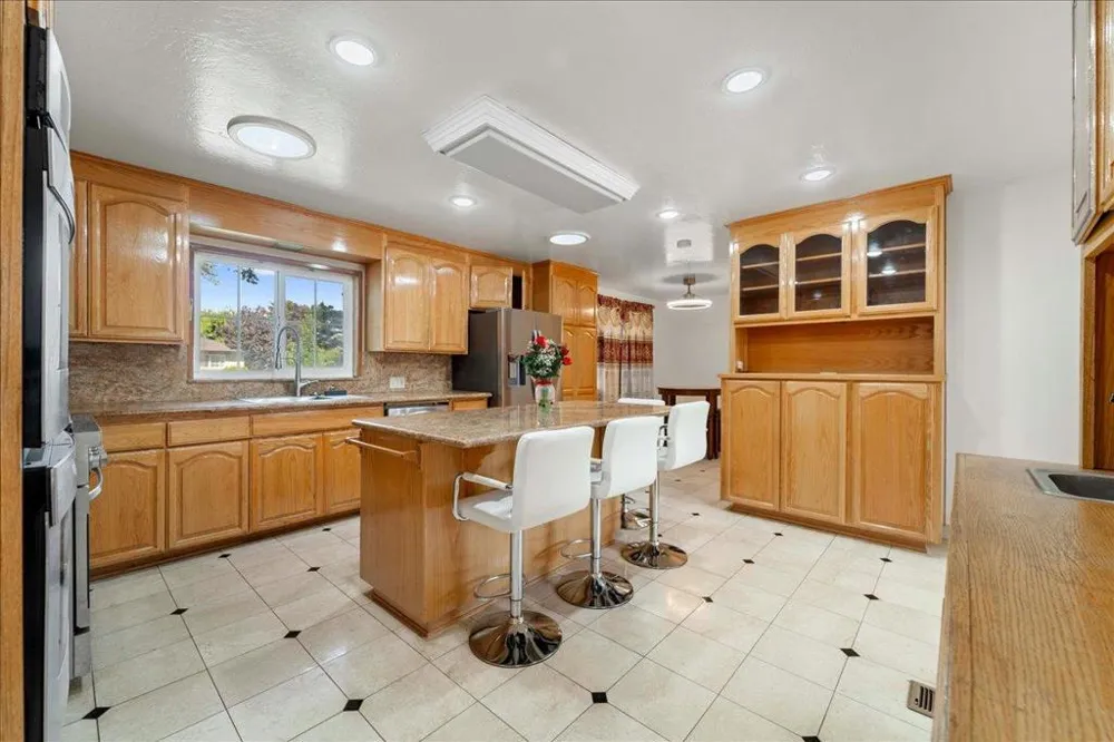 2099 Emory Street San Jose, CA 95128