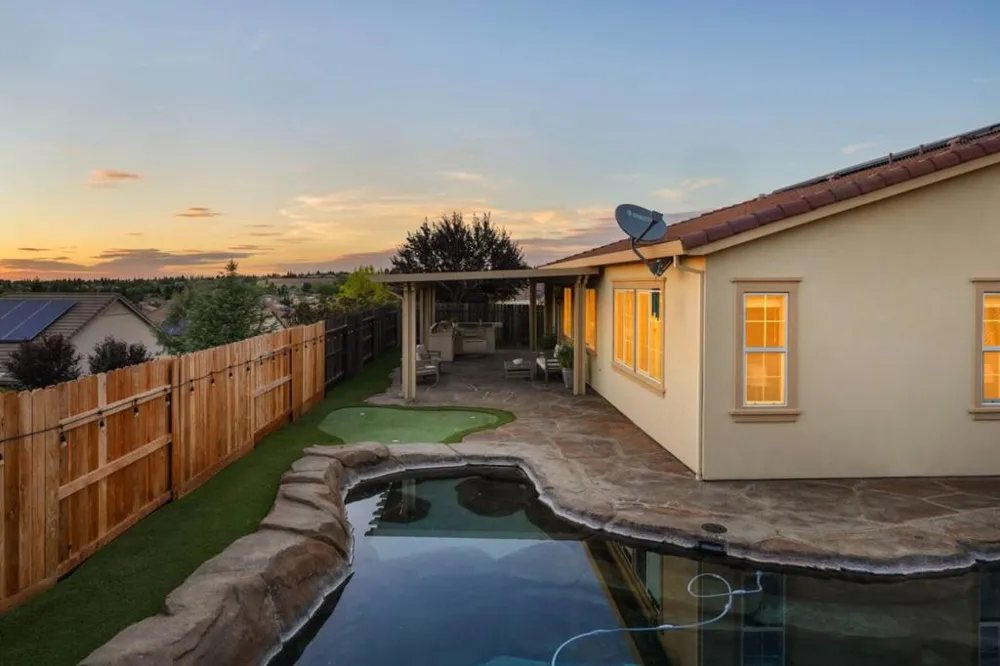 806 Fairywren Court Lincoln, CA 95648