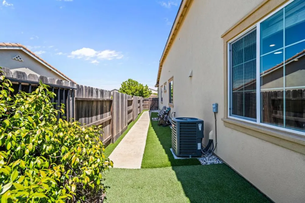 806 Fairywren Court Lincoln, CA 95648
