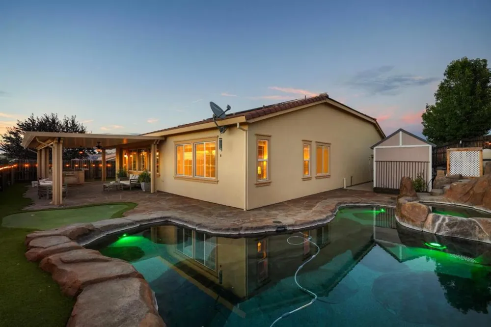 806 Fairywren Court Lincoln, CA 95648