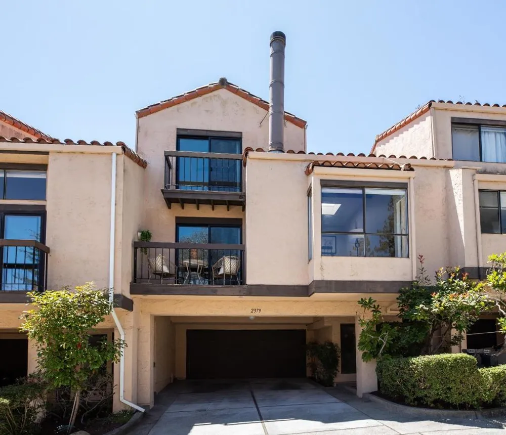 2379 Lyall Way Belmont, CA 94002