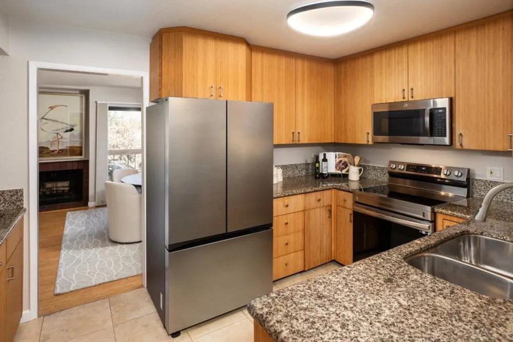 2379 Lyall Way Belmont, CA 94002