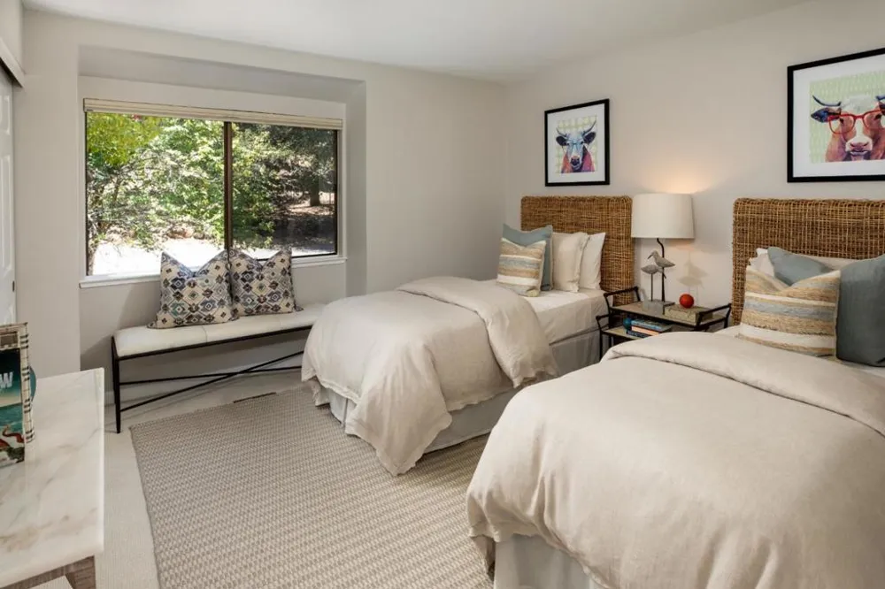 2379 Lyall Way Belmont, CA 94002