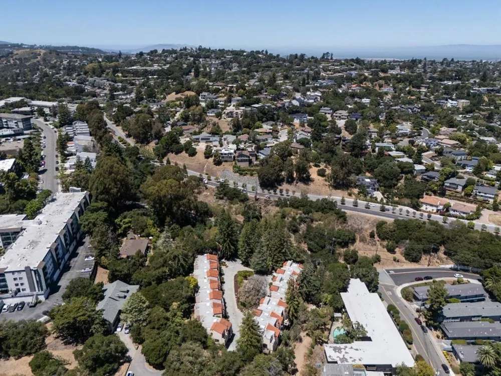 2379 Lyall Way Belmont, CA 94002